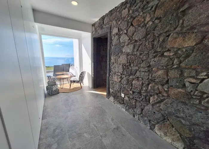 Grandma's House * Achada